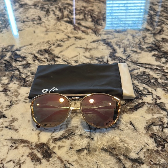 Quay Australia Sunglasses - Picture 2 of 5